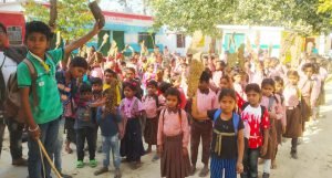 होलिका पर गोबर के कण्डे जलाने से वातावरण का शुद्दीकरण होता है : डा०विनोद त्रिपाठी