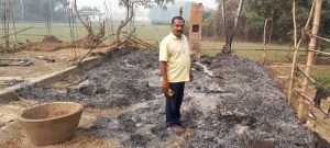 मड़हे में लगी आग से गाय झुलसी, बछड़े की मौत